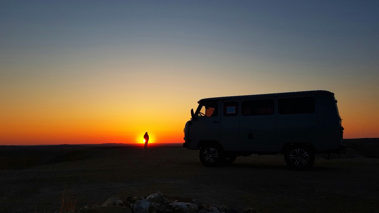 camper tramonto - pexels- newscamp